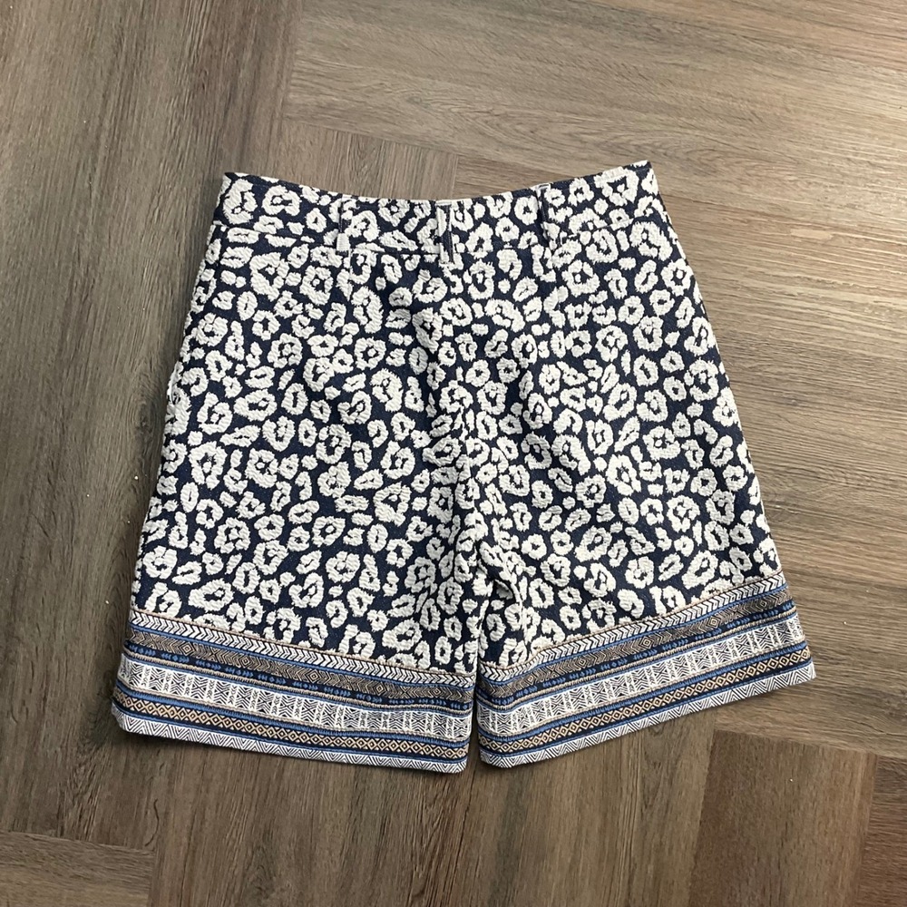 NWT J.McLaughlin Trixie Geo Cheetah Animal Print Shorts Womens 0 Navy Blue White - Picture 2 of 8